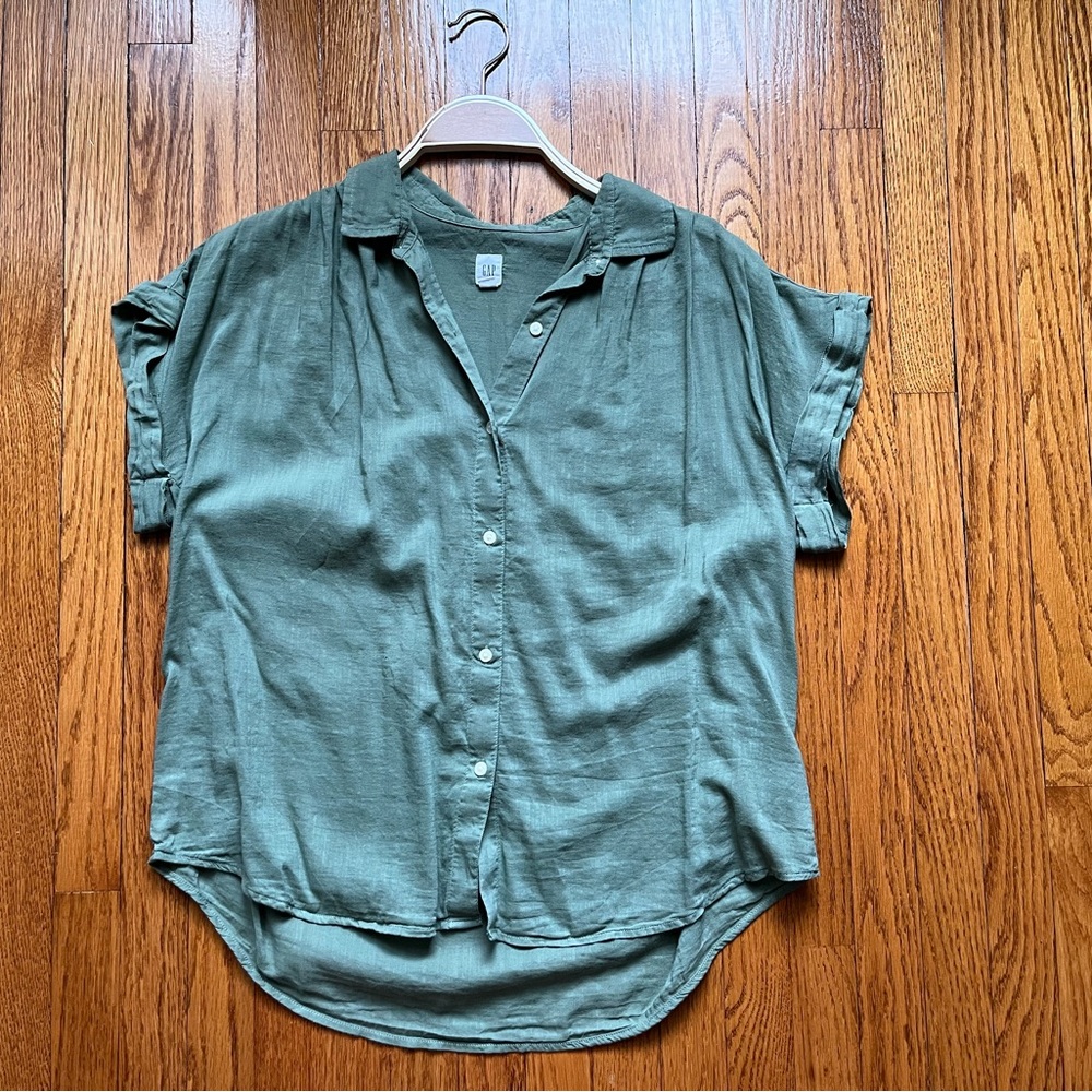 Gap Short Sleeve army Green Button Down Shirt Medium